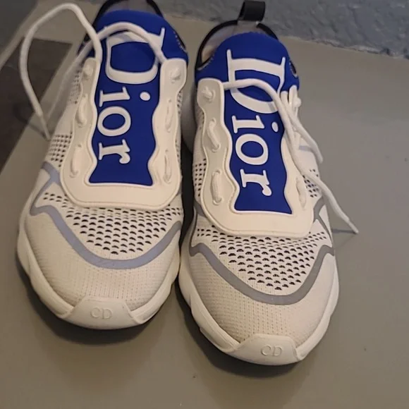 100% Authentic DIOR - Picture 13 of 15